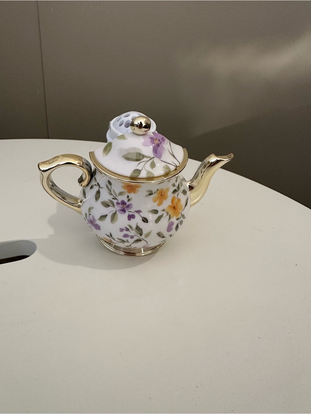Bath and Body Works teapot wallflower fragrance plug